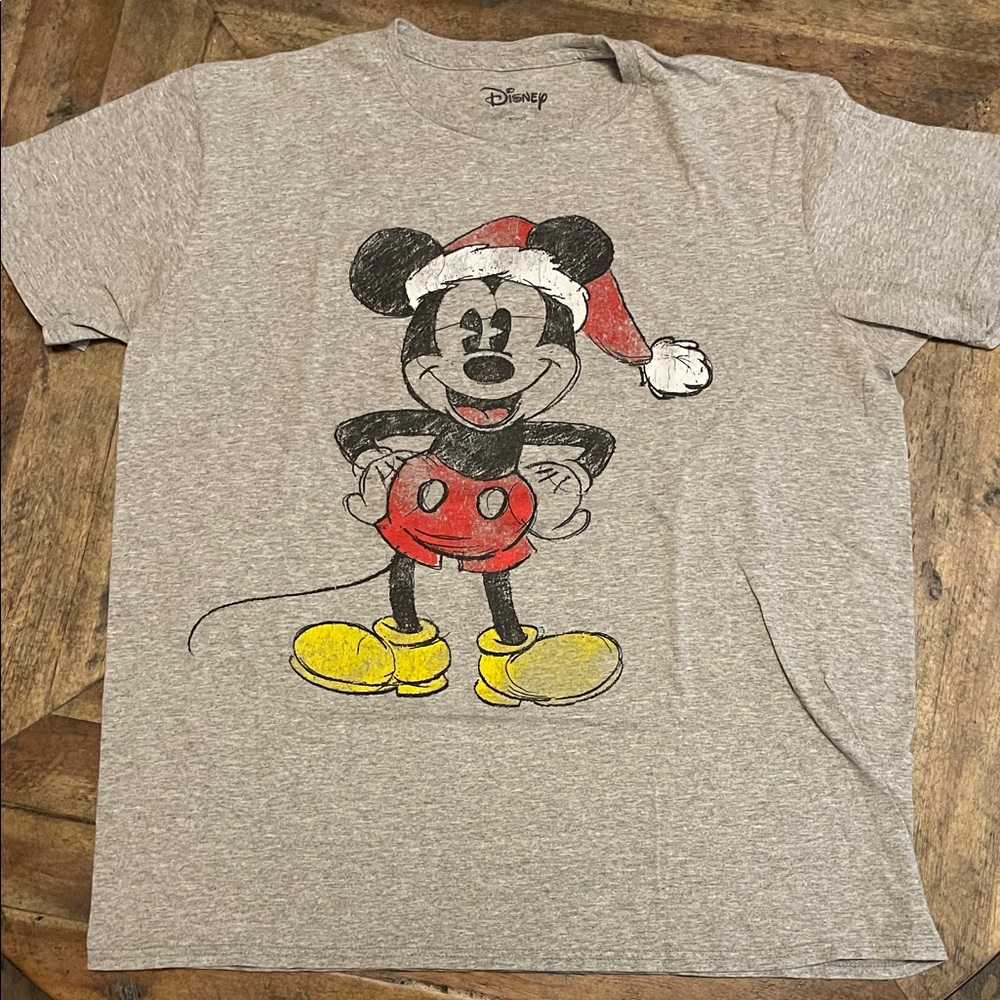 Disney Gray Christmas T-Shirt with Santa Mickey Mouse Size Large